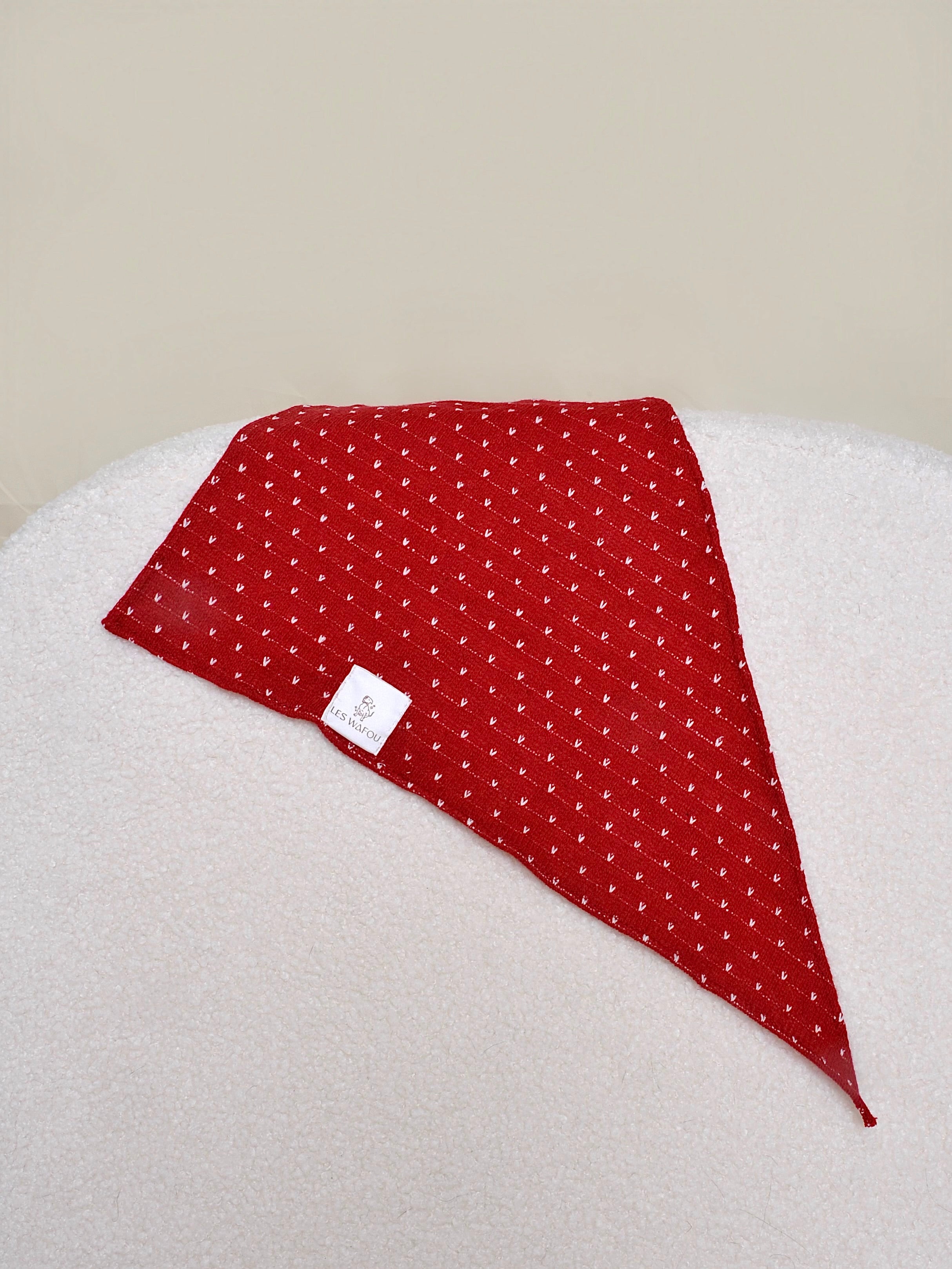 Bandana pour chien - Cœurs rouges
